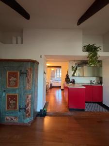 Panoramic apartment overlooking the Po River