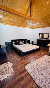 Vedanta Oneness Luxury Homestay Chamba Balcony Bonfire River