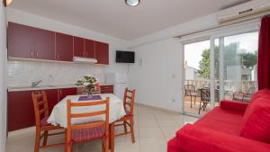 Apartman Erstic 1 - Baska Voda by Villas Guide