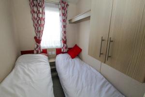 Bayview Retreat - 3 bedrooms with decking sleeps 6