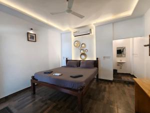 The French Villa Elite