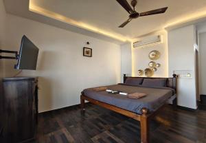 The French Villa Elite