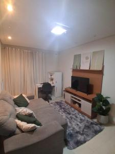 Quarto em AP Compartilhado - Família e Mulheres