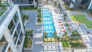 Modern 2BR Haven 5 mins Walk to Coles