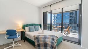 Modern 2BR Haven 5 mins Walk to Coles