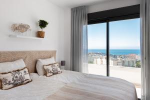 Penthouse Apt With Ocean View