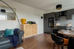 Cosy Harbour Luxe Modern 2BR Sleeps 6