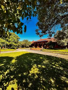 Villa di Bacco con piscina, tennis and calcio immersa nel verde