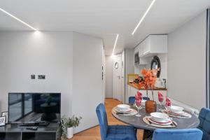 Unique Water Lodges in London - Roof Terrace