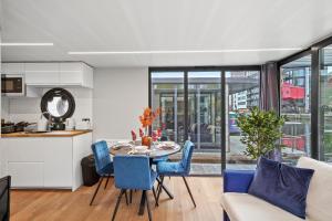 Unique Water Lodges in London - Roof Terrace