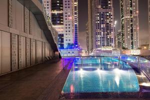 Cayan Tower, Dubai Marina - Onelink