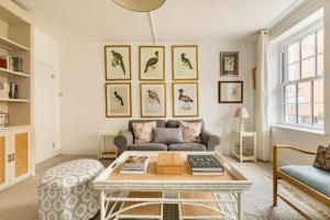 Well-Located 2-Bedroom Flat in Chelsea