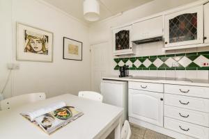 Well-Located 2-Bedroom Flat in Chelsea