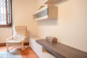 Classic Florentine Flat With Garden