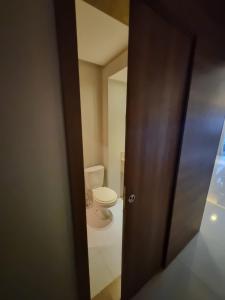 Apto 2Q reformado e ventilado