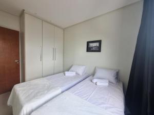 Apto 2Q reformado e ventilado