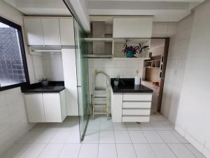 Apto 2Q reformado e ventilado