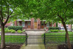 Walk to Uptown, BofA Stadium, beautiful neighborhood