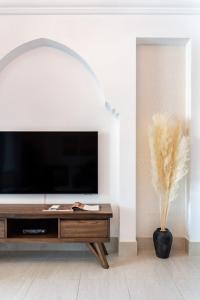 Silkhaus Vacation Homes in Al Tajer in Souk al Bahar Direct Access