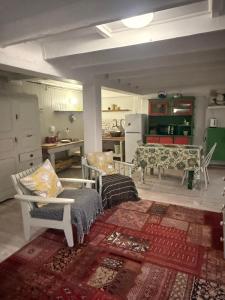 Bonito for two Self-cater