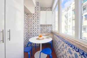 Sunny room with private balcony