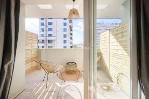 Sunny room with private balcony