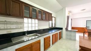 Soulful Stay Phuket -Distant Seaview and Mountain View Retreat, Patong