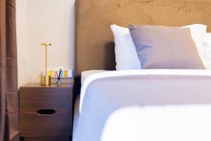 CozyBGCCondoKing BedFast WiFiSteps fromUptownMall