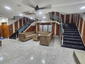 Satyam Hotel