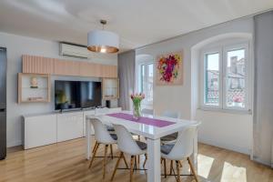 Heritage Carollini Two Floor Apartment