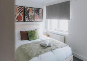 The Bay Hideaway Free Parking, Contractor&Holiday