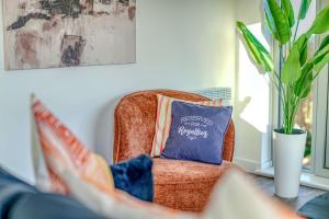 2 Bed Flat in Manchester 1 Min Walk to Train & Tram