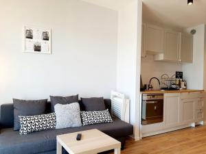 Modern studio on Wrocławska with balcony