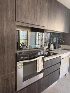 Skyline Urban Retreat in Providencia