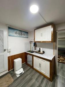 Lee Red House Homestay