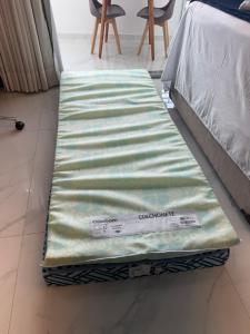 Studio metro Butantã with a garage