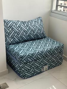 Studio metro Butantã with a garage