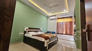 THE POPULAR RESDINCY & RESTAURANt