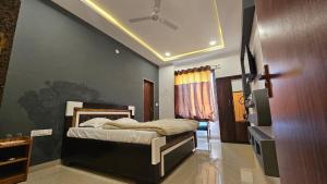 THE POPULAR RESDINCY & RESTAURANt