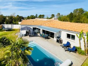 Villa à 800m de la Plage, Piscine chauffée