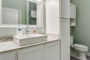 Historic Elegance Modern Amenities Gym