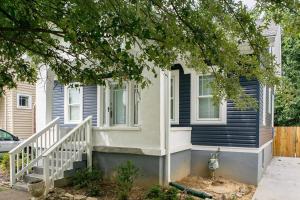 Minutes from U of L & Expo Center-Cozy-Updated-Family Friendly