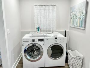 Newly Remodeled 2 Bedroom Home in Shelbyville Family Friendly