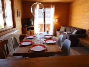 Les Gets - Appartement 2 chambres près des pistes avec balcon et parking - FR-1-623-154