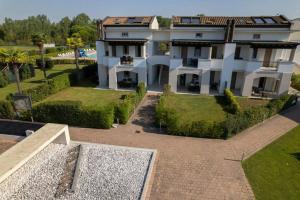 Relax in a nice apartment with pool