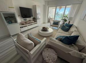 Seawinds Beachfront -Top Floor Less Mosquitos -Full Security