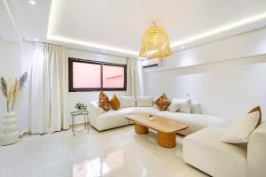 10 min from Stadium AFCON Green Table Loft