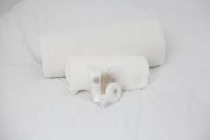 Spacious 6 Bedroom Home with Dedicated Office Private Parking for 2-3 cars