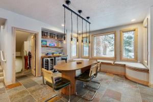 Alpine Glow Chalet in Brighton