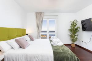 Sunset Horizon Spa Retreat by Eden Rentals